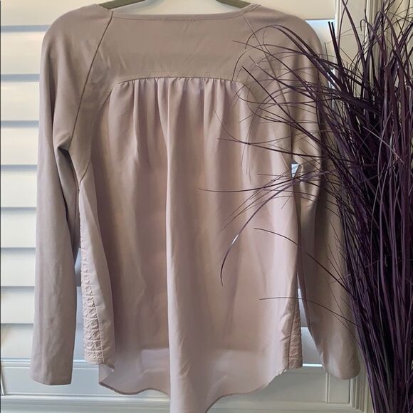 💟VERA Wang top💟 - Picture 5 of 5